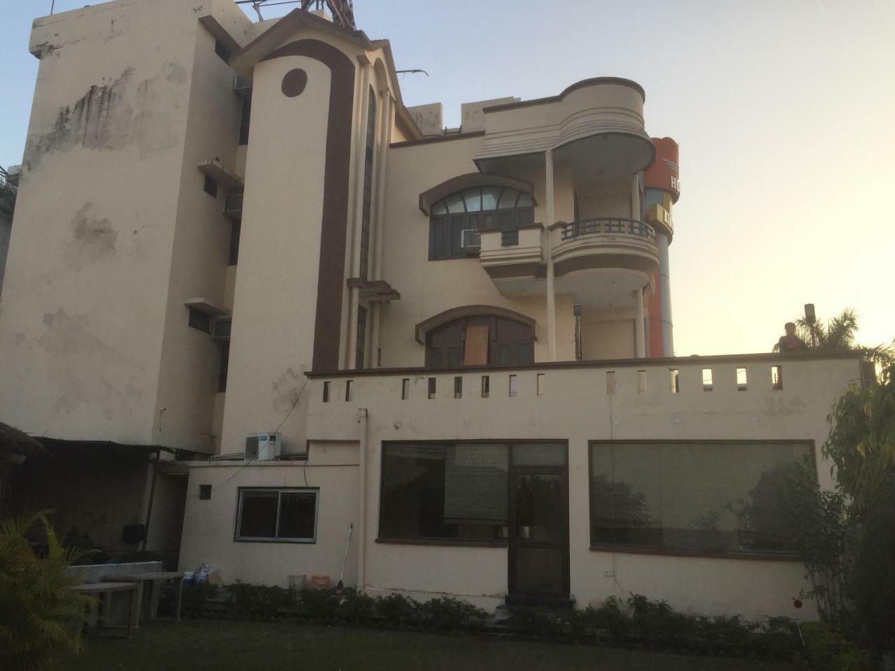 Hotel Kings Inn Харидвар Экстерьер фото